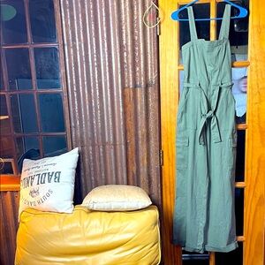 Super CUTE Hollister Olive Green Jumpsuit, Size XS